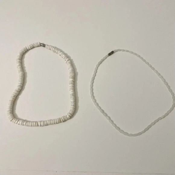 Vintage  90s Lot of 2 Necklaces Puka Shell - Picture 1 of 15
